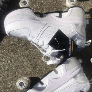 Rollerskating shoes